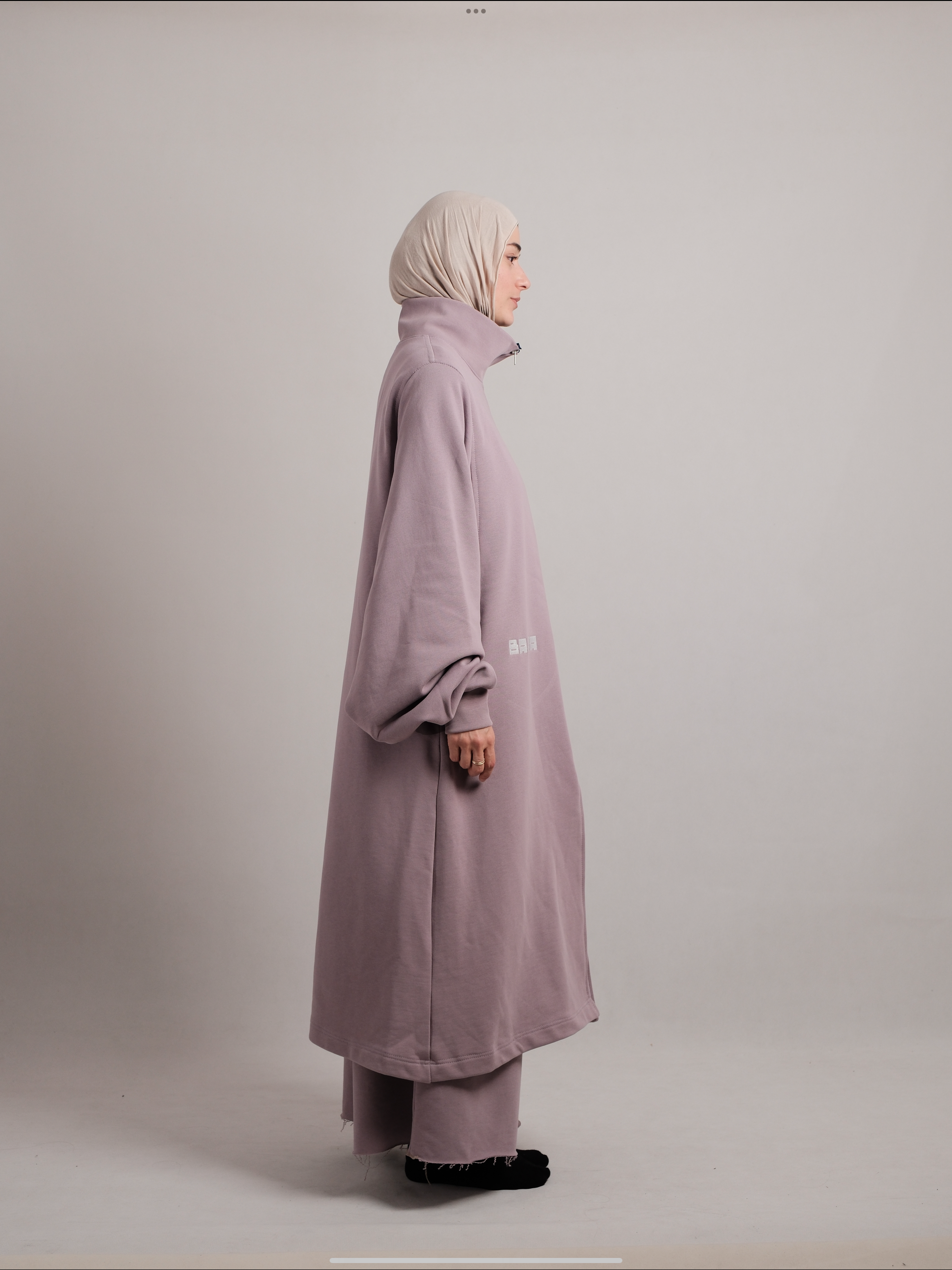 "Lilac" Abaya me zinxhir metalik