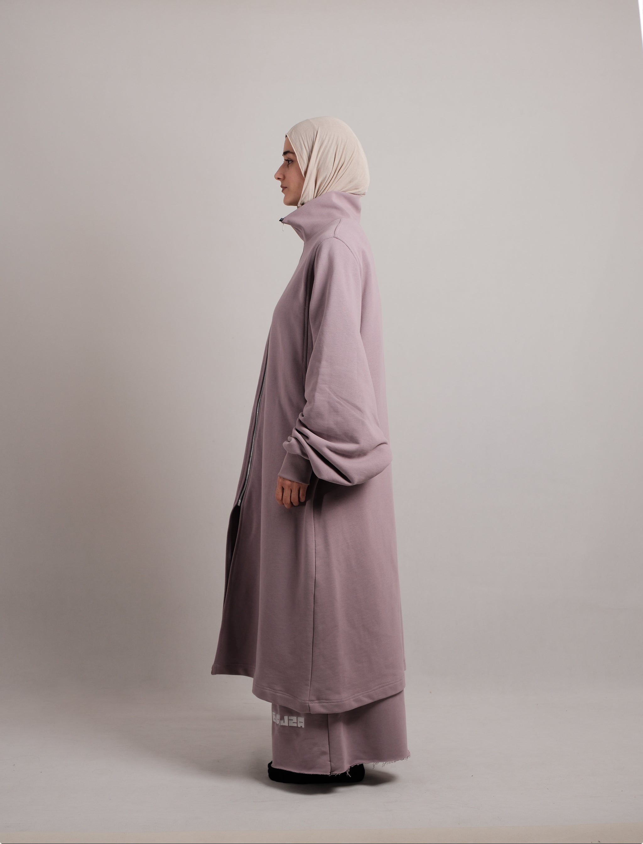"Lilac" Abaya me zinxhir metalik