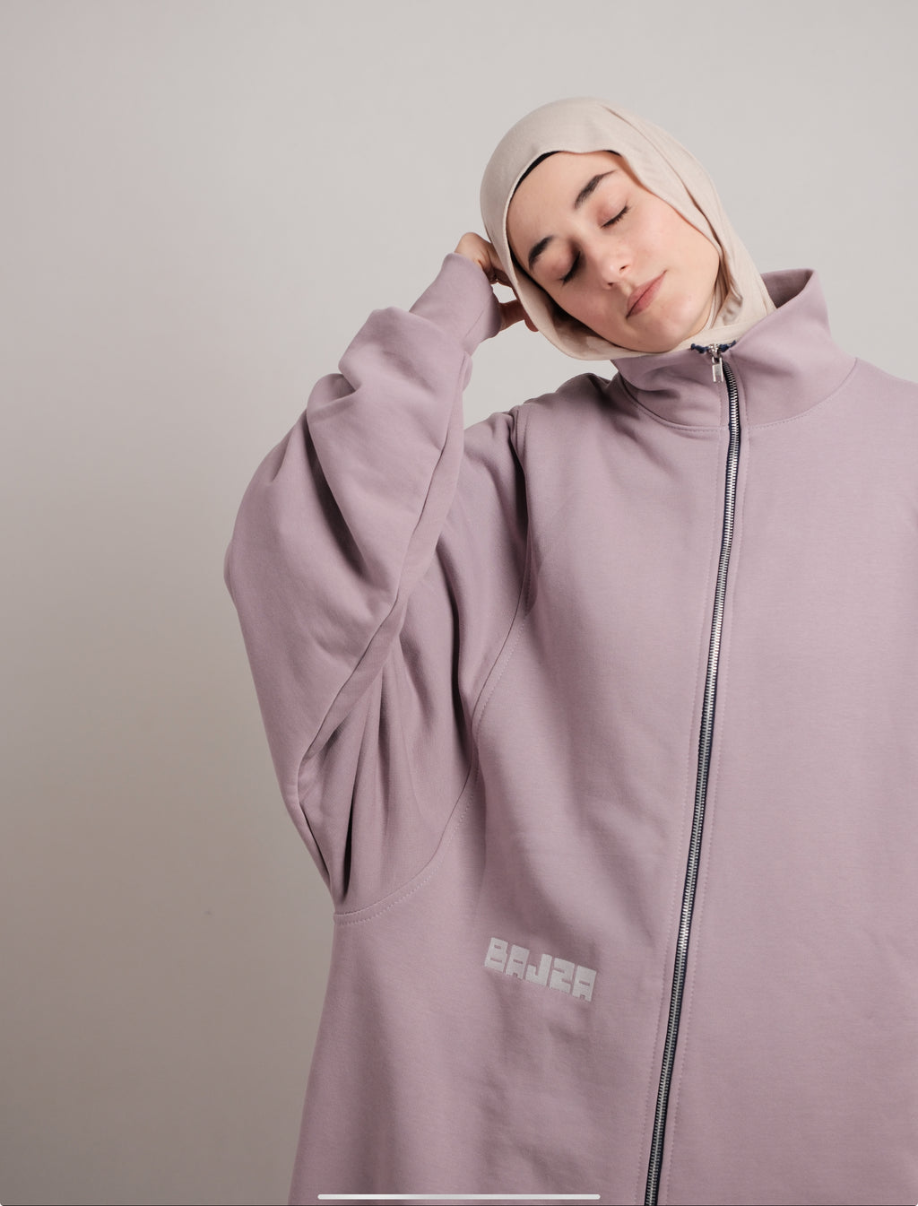 "Lilac" Abaya me zinxhir metalik