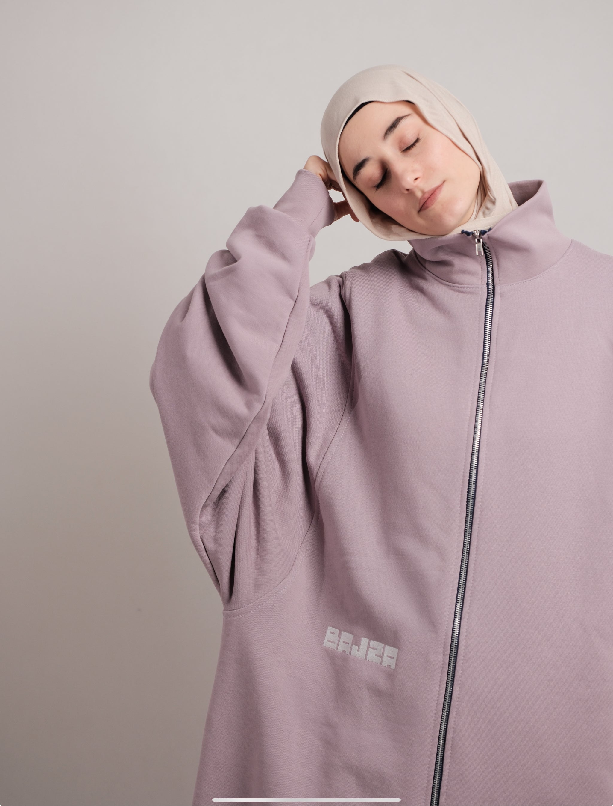 "Lilac" Abaya me zinxhir metalik