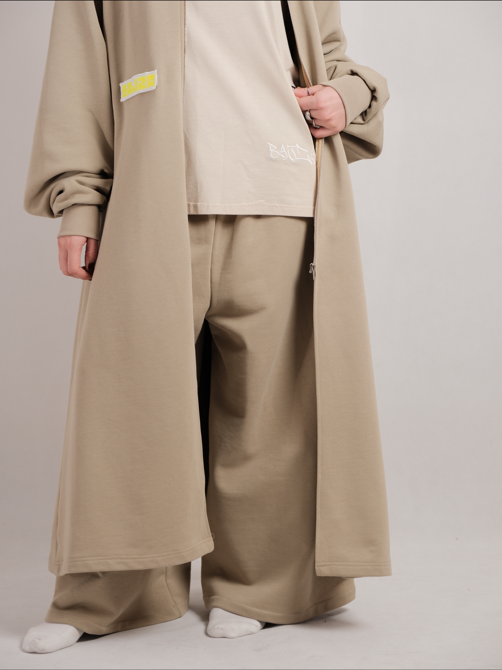 "Still Sage" Abaya me zinxhir metalil