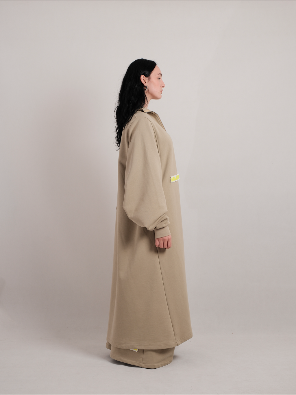 "Still Sage" Abaya me zinxhir metalil