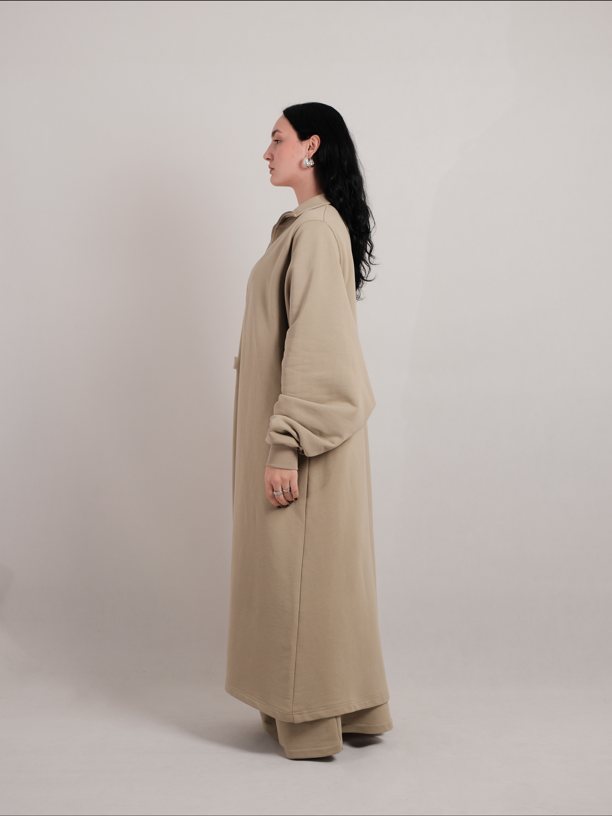 "Still Sage" Abaya me zinxhir metalil