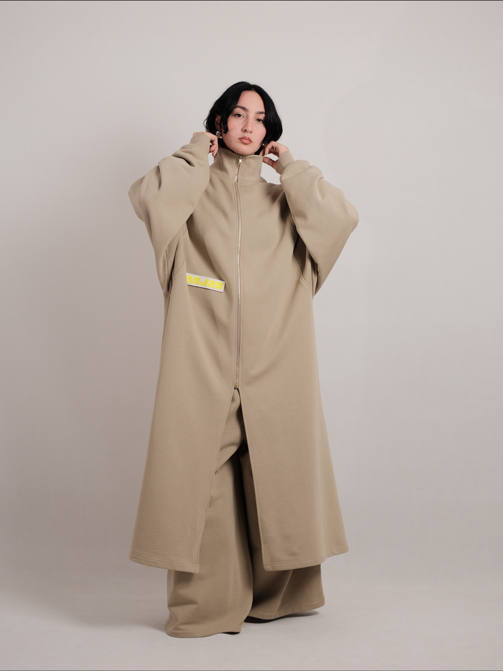 "Still Sage" Abaya me zinxhir metalil